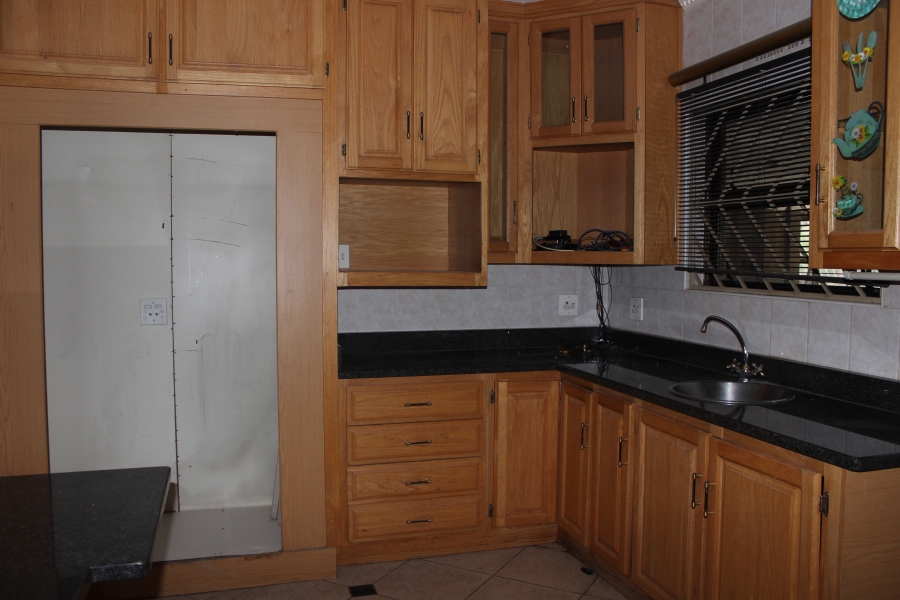 5 Bedroom Property for Sale in Van Der Hoff Park North West